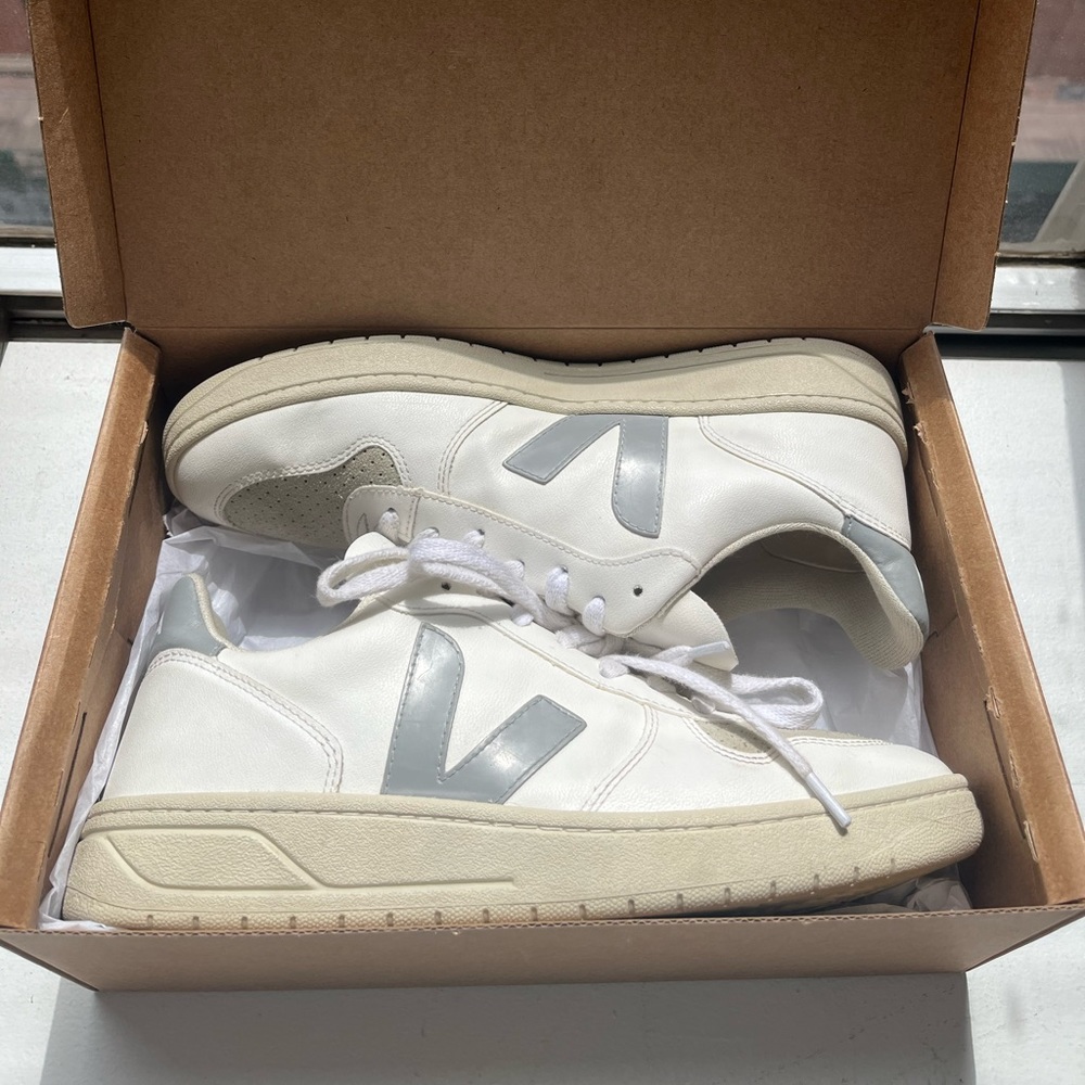 Veja V-10 CWL White Oxford Grey Size 41 / US 10